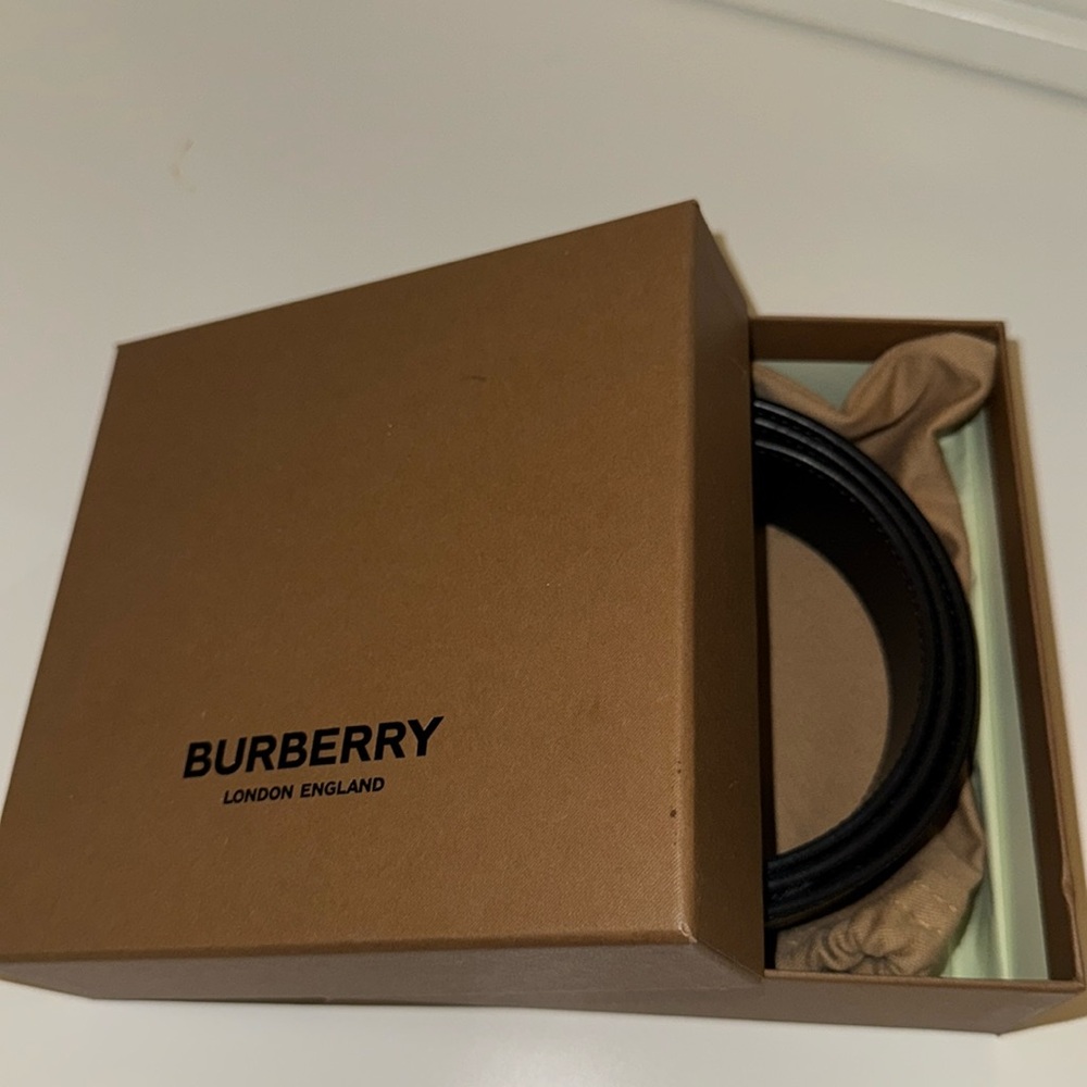 Burberry medium women’s belt